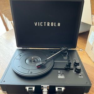 Bluetooth turntable briefcase
